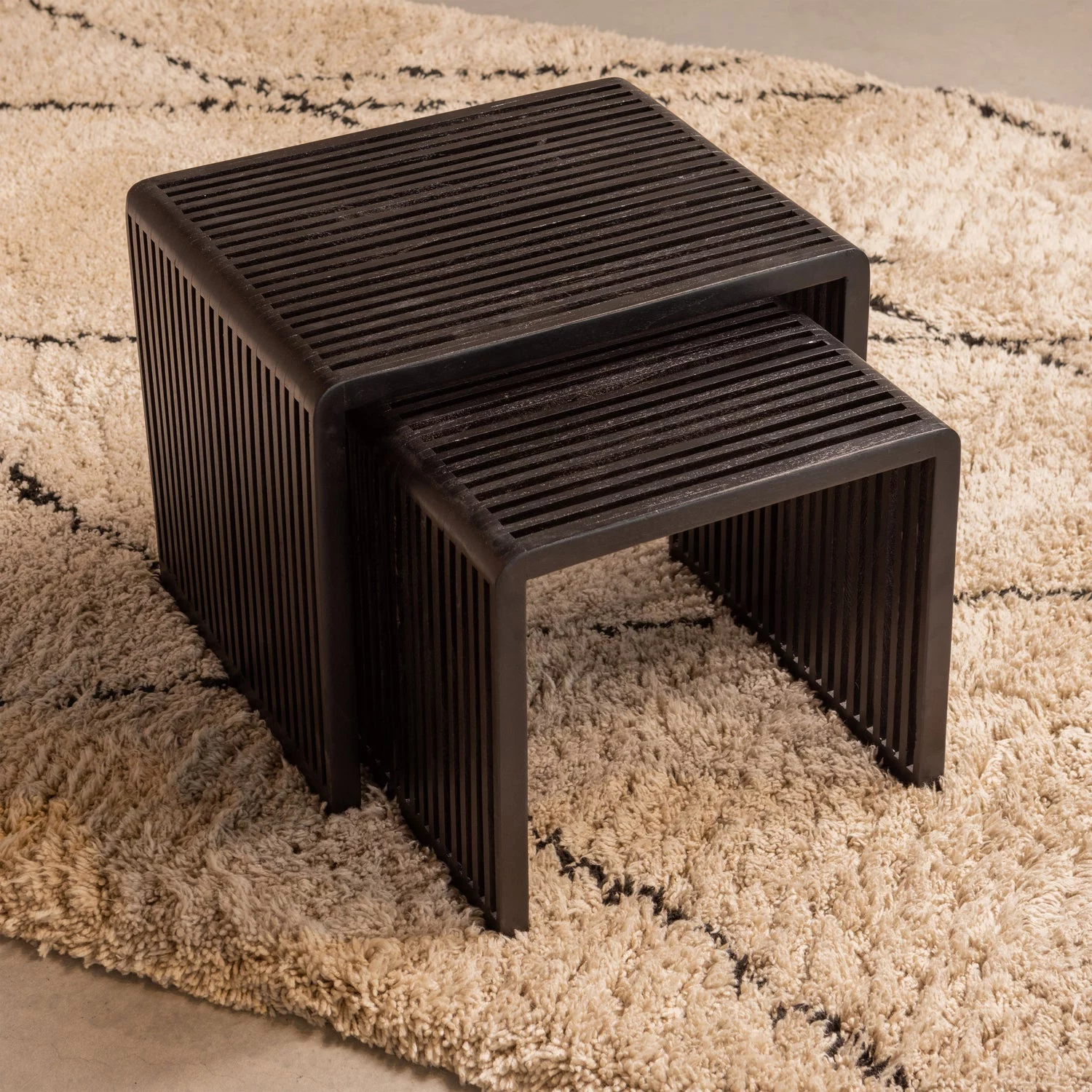Willa Bijzettafels Recycled Teak Zwart - Set Van 2 - Afbeelding 3