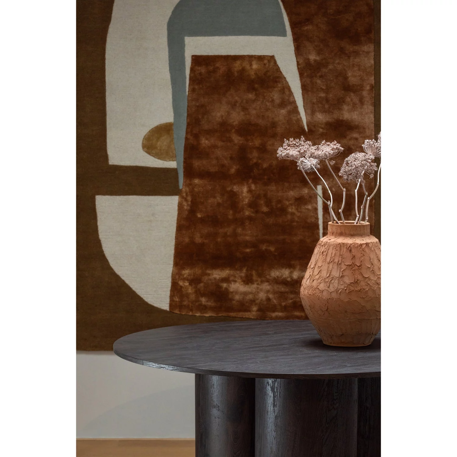 Oona Eettafel Rond Met 3-Poot Mdf Donkerbruin O140 Cm - Afbeelding 3