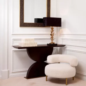 Alternative view of Chair Thompson